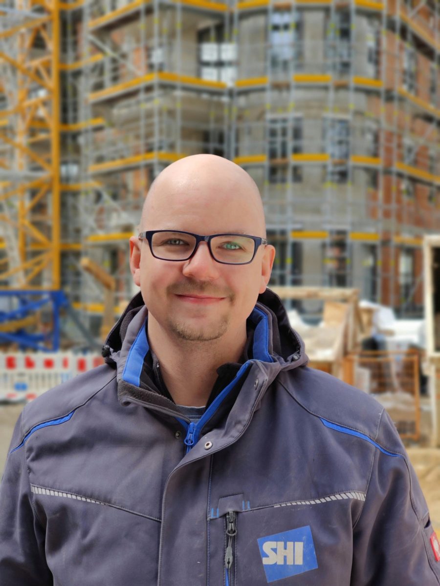 Porträtaufnahme von Simon Bogdahn