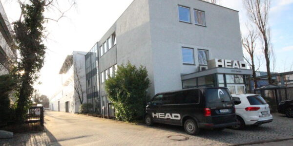 Außenansicht des HEAD Germany GmbH Gebäudes in Augsburg – SHI Gebäudetechnik Brandschutzertüchtigung